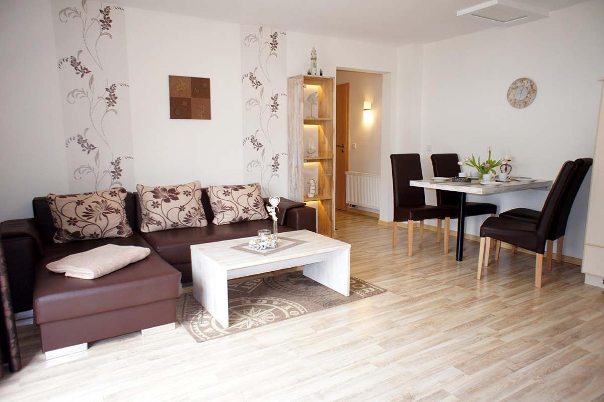 Haus Wyden Apartment Utersum Bagian luar foto