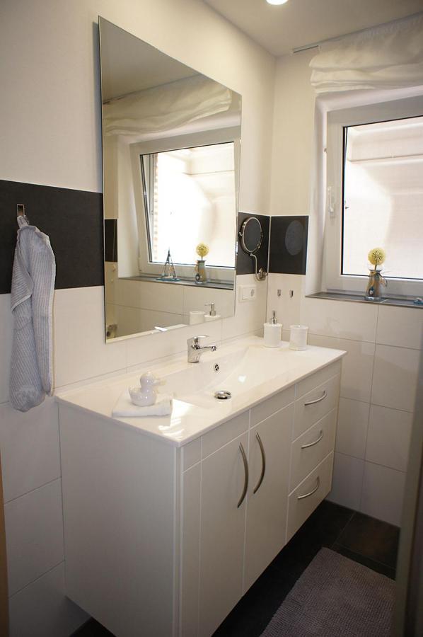 Haus Wyden Apartment Utersum Bagian luar foto